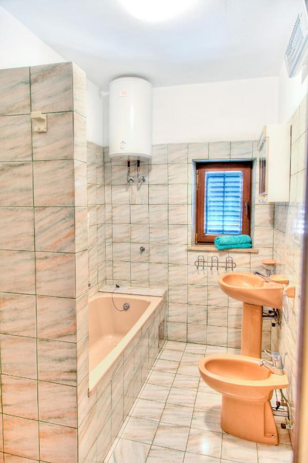 Apartment Tijano Krnica Buitenkant foto